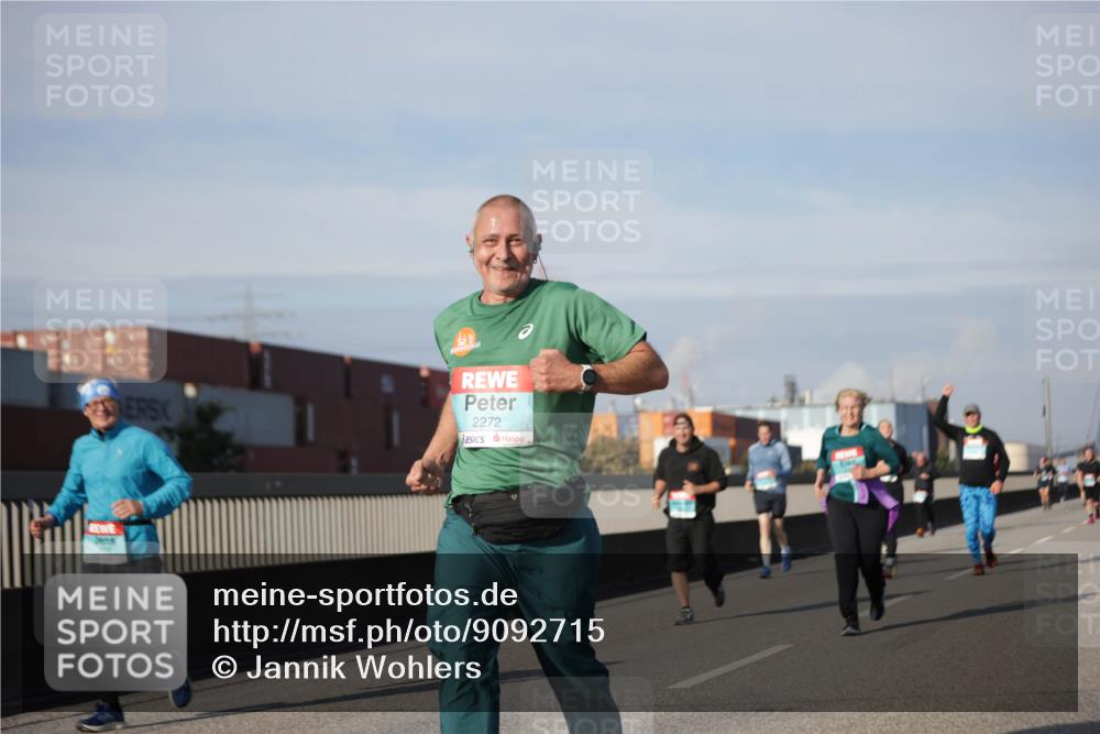 03.10.2025 - Köhlbrandbrückenlauf Jannik Wohlers http://msf.ph/oto/9092715 03.10.2025 10:11:48 Position 3 2272 meine-sportfotos.de