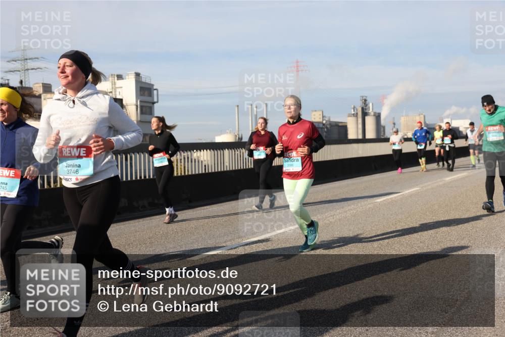 03.10.2025 - Köhlbrandbrückenlauf Lena Gebhardt http://msf.ph/oto/9092721 03.10.2025 10:08:27 Position 2 745, 5, 3746, 2086 meine-sportfotos.de