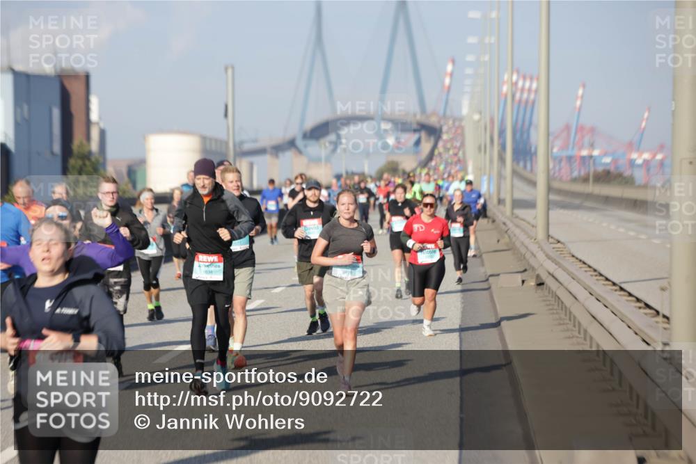 03.10.2025 - Köhlbrandbrückenlauf Jannik Wohlers http://msf.ph/oto/9092722 03.10.2025 10:00:12 Position 3 117 meine-sportfotos.de