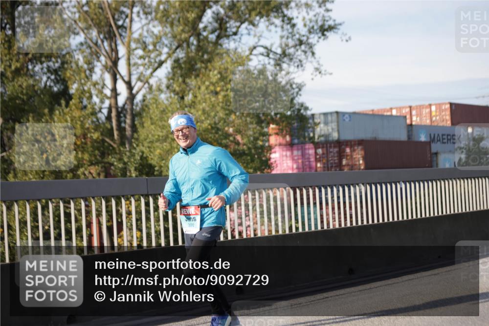 03.10.2025 - Köhlbrandbrückenlauf Jannik Wohlers http://msf.ph/oto/9092729 03.10.2025 10:11:50 Position 3 3072 meine-sportfotos.de