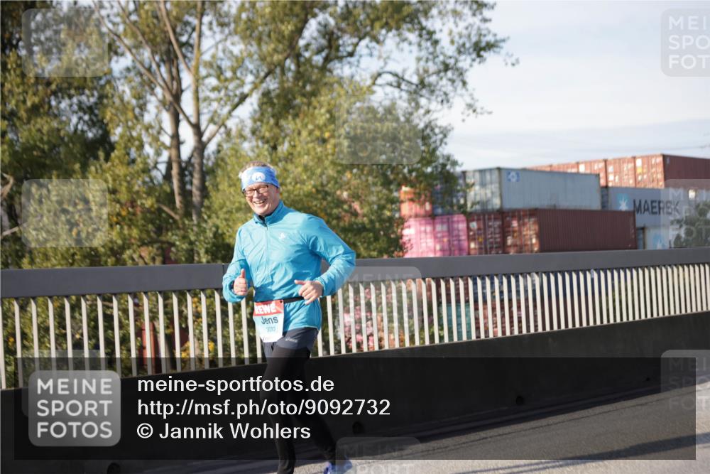 03.10.2025 - Köhlbrandbrückenlauf Jannik Wohlers http://msf.ph/oto/9092732 03.10.2025 10:11:50 Position 3 3072 meine-sportfotos.de