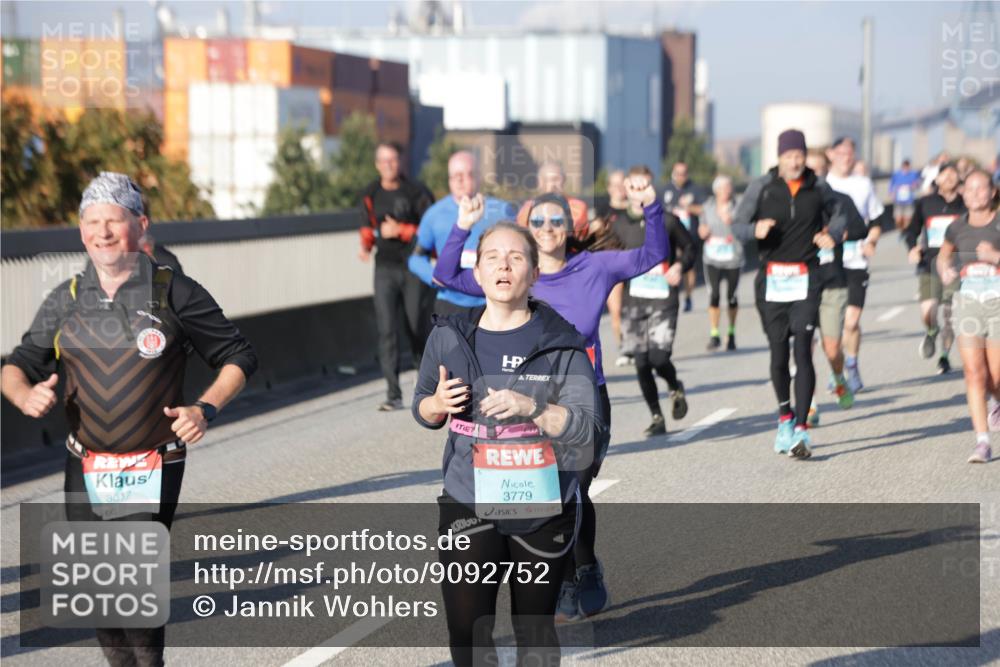 03.10.2025 - Köhlbrandbrückenlauf Jannik Wohlers http://msf.ph/oto/9092752 03.10.2025 10:00:13 Position 3 3017, 3779 meine-sportfotos.de