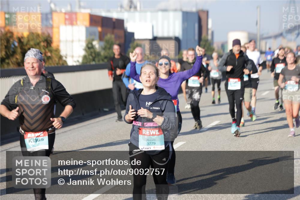 03.10.2025 - Köhlbrandbrückenlauf Jannik Wohlers http://msf.ph/oto/9092757 03.10.2025 10:00:13 Position 3 3017, 3779 meine-sportfotos.de