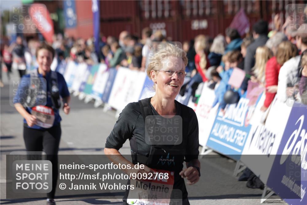 03.10.2025 - Köhlbrandbrückenlauf Jannik Wohlers http://msf.ph/oto/9092768 03.10.2025 13:20:05 Ziel 4433, 4721, 5037, 5175, 5328, 5456, 5481, 5656, 5657, 5658, 6414, 6567, 6568, 6589, 6649 meine-sportfotos.de