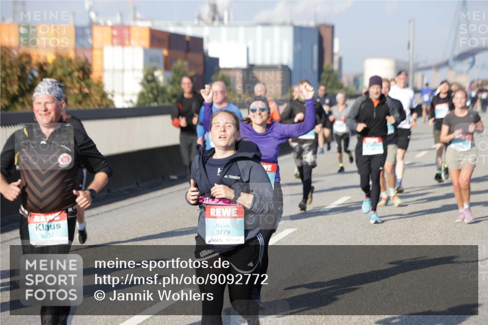 03.10.2025 - Köhlbrandbrückenlauf Jannik Wohlers http://msf.ph/oto/9092772 03.10.2025 10:00:13 Position 3 3017, 3779 meine-sportfotos.de