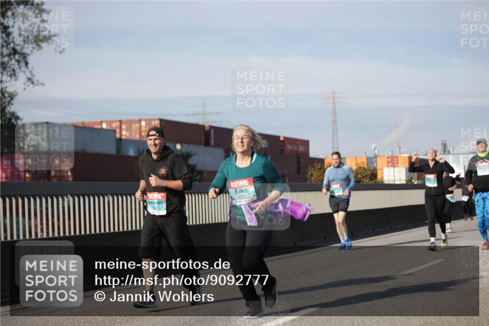 03.10.2025 - Köhlbrandbrückenlauf Jannik Wohlers http://msf.ph/oto/9092777 03.10.2025 10:11:51 Position 3 2175 meine-sportfotos.de
