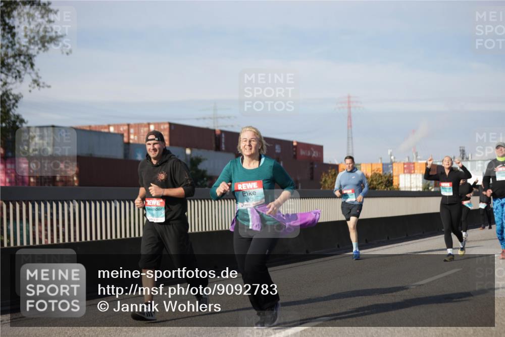 03.10.2025 - Köhlbrandbrückenlauf Jannik Wohlers http://msf.ph/oto/9092783 03.10.2025 10:11:51 Position 3 2175 meine-sportfotos.de