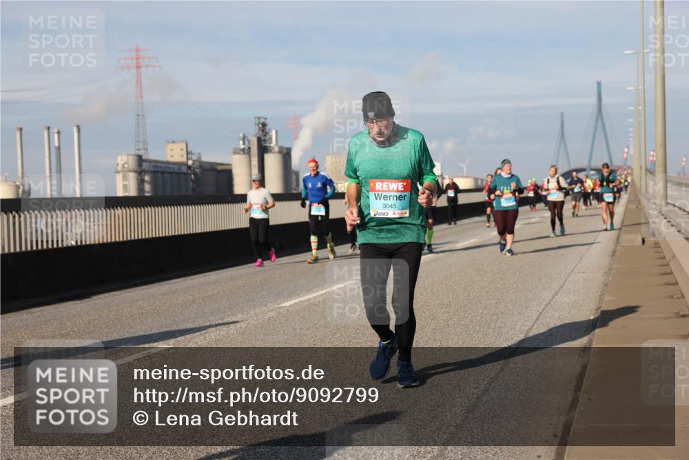 03.10.2025 - Köhlbrandbrückenlauf Lena Gebhardt http://msf.ph/oto/9092799 03.10.2025 10:08:28 Position 2 3045 meine-sportfotos.de