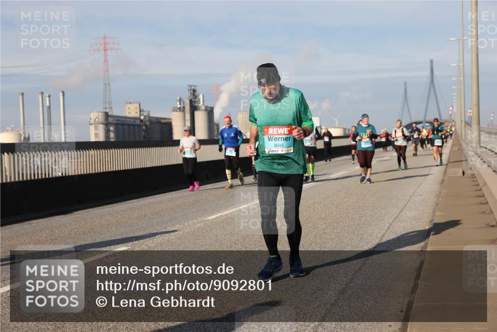 03.10.2025 - Köhlbrandbrückenlauf Lena Gebhardt http://msf.ph/oto/9092801 03.10.2025 10:08:28 Position 2 3045 meine-sportfotos.de