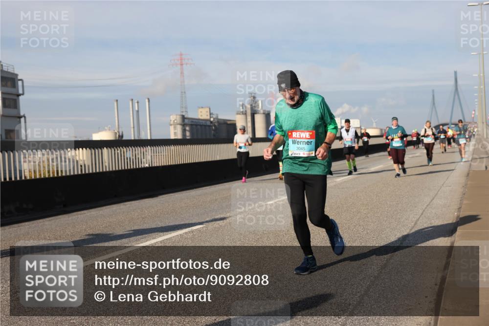 03.10.2025 - Köhlbrandbrückenlauf Lena Gebhardt http://msf.ph/oto/9092808 03.10.2025 10:08:29 Position 2 3045 meine-sportfotos.de