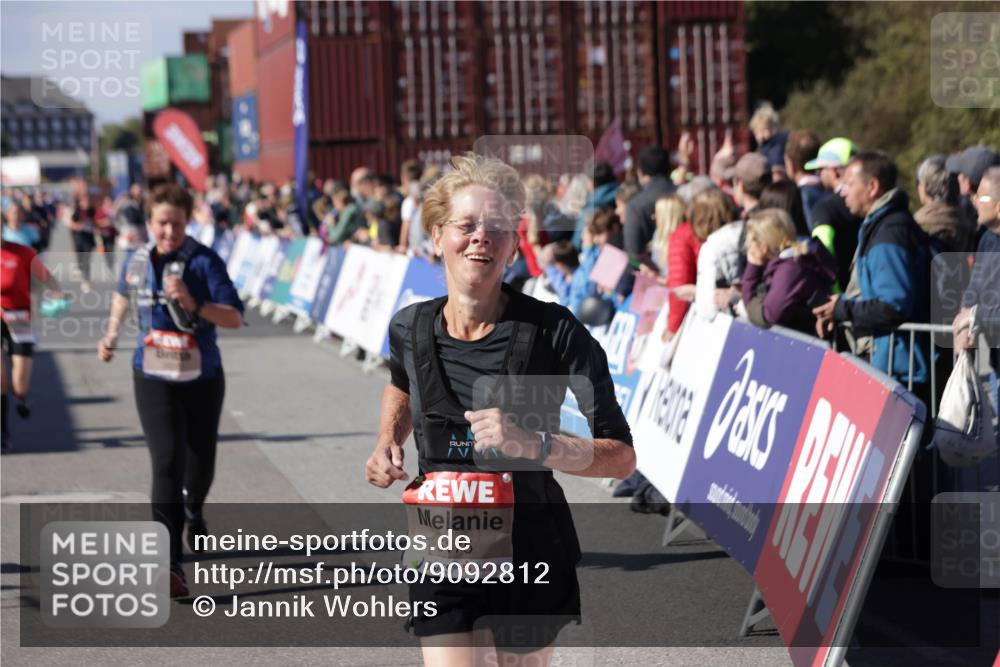 03.10.2025 - Köhlbrandbrückenlauf Jannik Wohlers http://msf.ph/oto/9092812 03.10.2025 13:20:05 Ziel 4433, 4721, 5037, 5175, 5328, 5456, 5481, 5656, 5657, 5658, 6414, 6567, 6568, 6589, 6649 meine-sportfotos.de