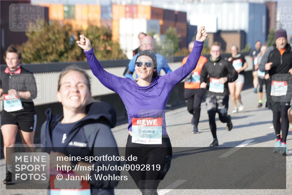 03.10.2025 - Köhlbrandbrückenlauf Jannik Wohlers http://msf.ph/oto/9092819 03.10.2025 10:00:14 Position 3 3726 meine-sportfotos.de