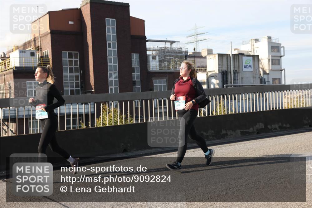 03.10.2025 - Köhlbrandbrückenlauf Lena Gebhardt http://msf.ph/oto/9092824 03.10.2025 10:08:29 Position 2 2149, 2205 meine-sportfotos.de