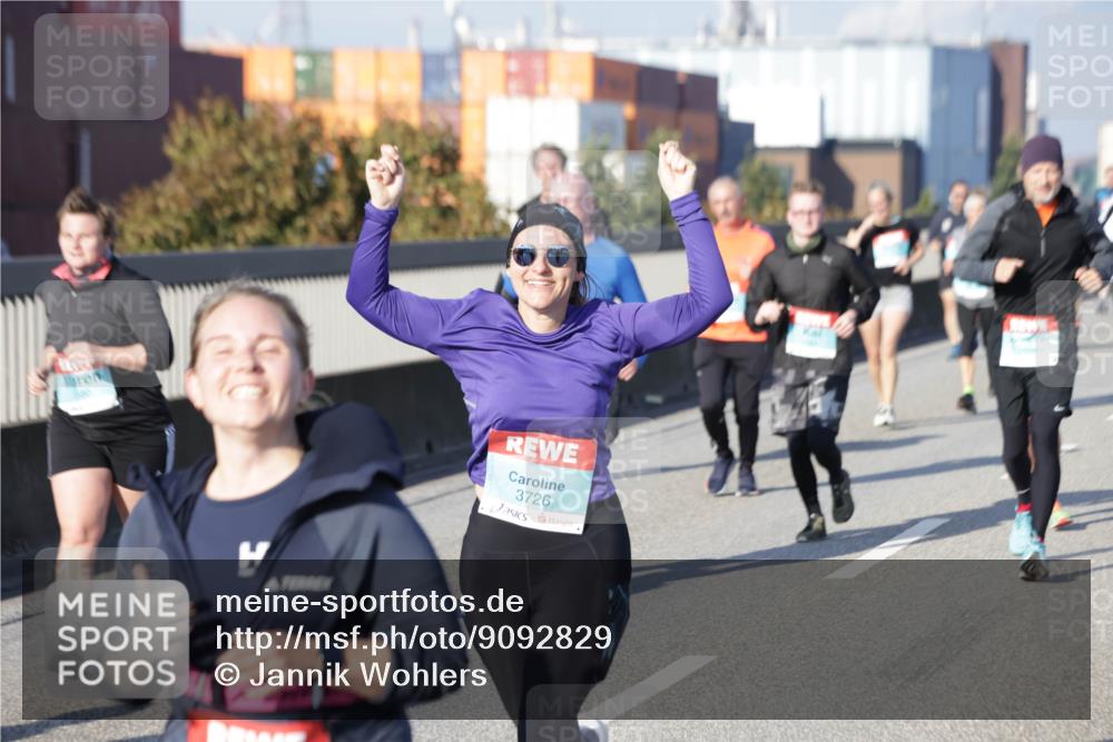 03.10.2025 - Köhlbrandbrückenlauf Jannik Wohlers http://msf.ph/oto/9092829 03.10.2025 10:00:14 Position 3 3726 meine-sportfotos.de