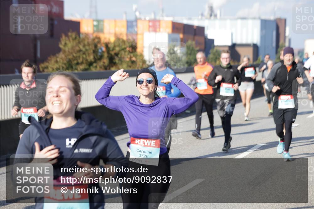 03.10.2025 - Köhlbrandbrückenlauf Jannik Wohlers http://msf.ph/oto/9092837 03.10.2025 10:00:14 Position 3 3726 meine-sportfotos.de