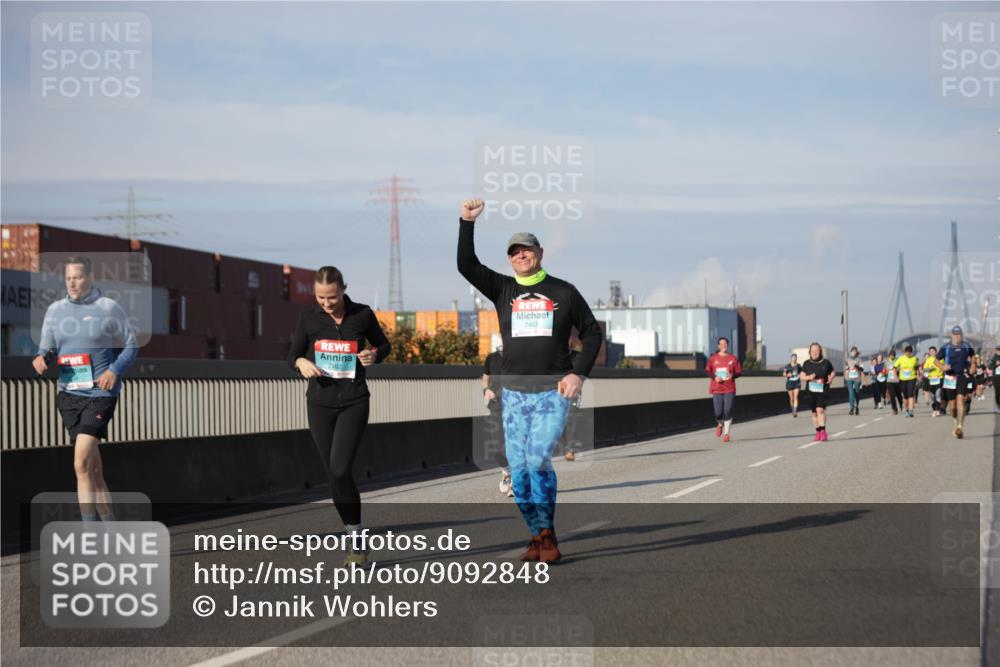 03.10.2025 - Köhlbrandbrückenlauf Jannik Wohlers http://msf.ph/oto/9092848 03.10.2025 10:11:54 Position 3 2463 meine-sportfotos.de