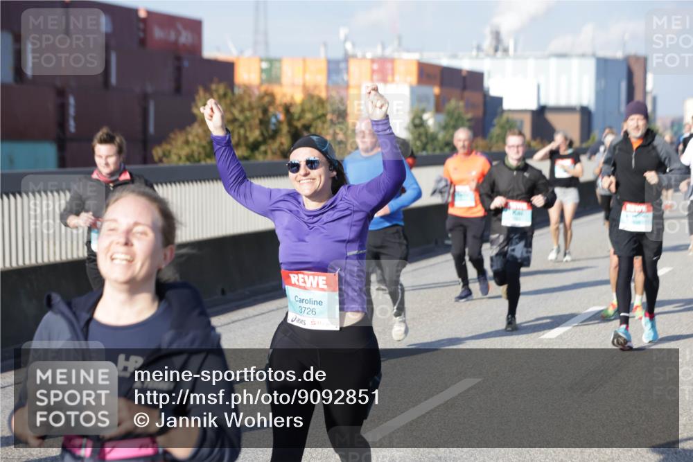 03.10.2025 - Köhlbrandbrückenlauf Jannik Wohlers http://msf.ph/oto/9092851 03.10.2025 10:00:14 Position 3 3726 meine-sportfotos.de