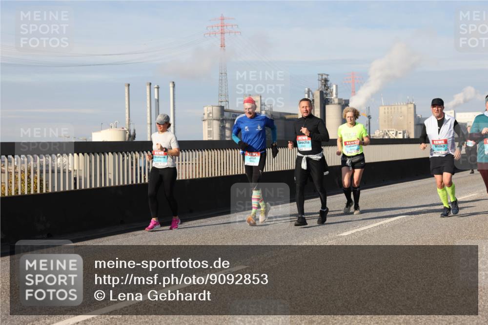 03.10.2025 - Köhlbrandbrückenlauf Lena Gebhardt http://msf.ph/oto/9092853 03.10.2025 10:08:31 Position 2 2343, 3510, 2342, 3293 meine-sportfotos.de