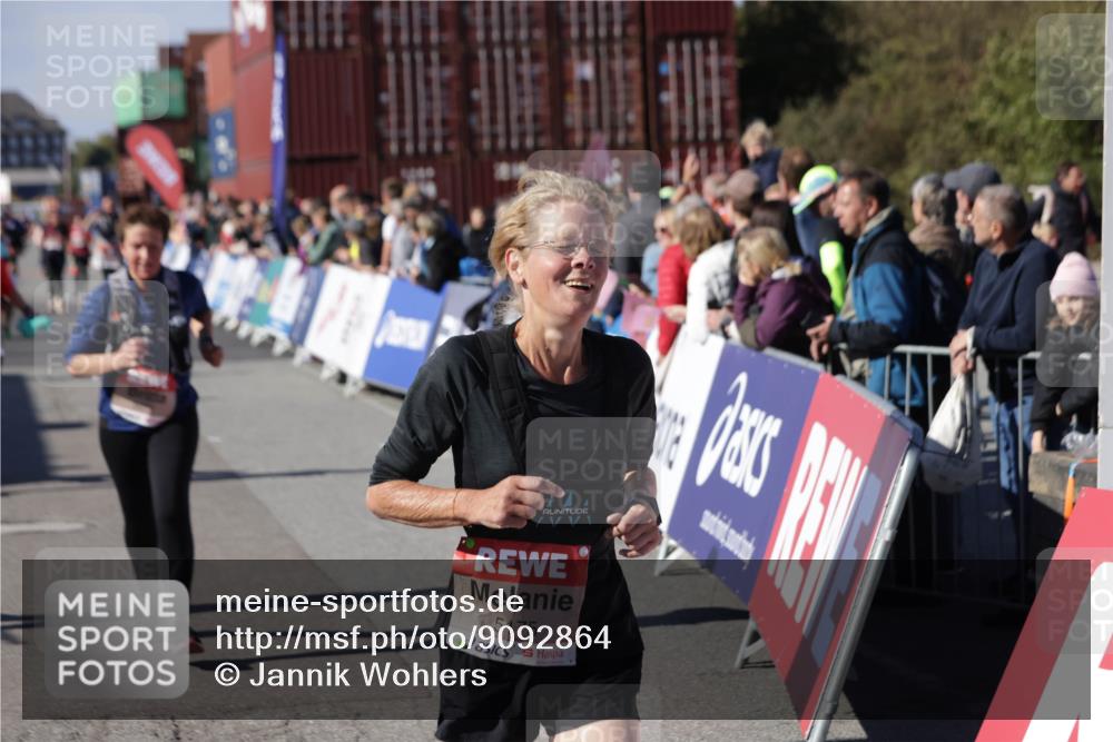03.10.2025 - Köhlbrandbrückenlauf Jannik Wohlers http://msf.ph/oto/9092864 03.10.2025 13:20:05 Ziel 4433, 4721, 5037, 5175, 5328, 5456, 5481, 5656, 5657, 5658, 6414, 6567, 6568, 6589, 6649 meine-sportfotos.de