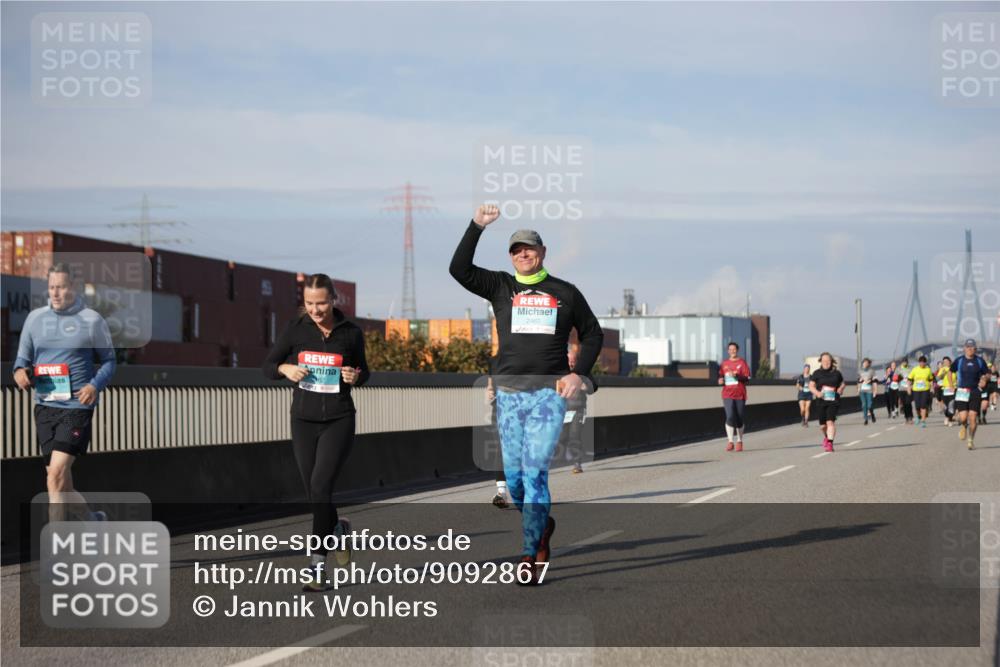 03.10.2025 - Köhlbrandbrückenlauf Jannik Wohlers http://msf.ph/oto/9092867 03.10.2025 10:11:54 Position 3  meine-sportfotos.de