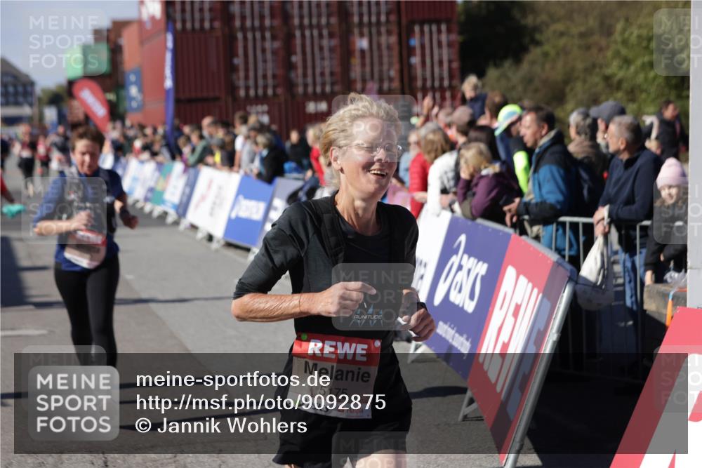 03.10.2025 - Köhlbrandbrückenlauf Jannik Wohlers http://msf.ph/oto/9092875 03.10.2025 13:20:05 Ziel 4433, 4721, 5037, 5175, 5328, 5456, 5481, 5656, 5657, 5658, 6414, 6567, 6568, 6589, 6649 meine-sportfotos.de