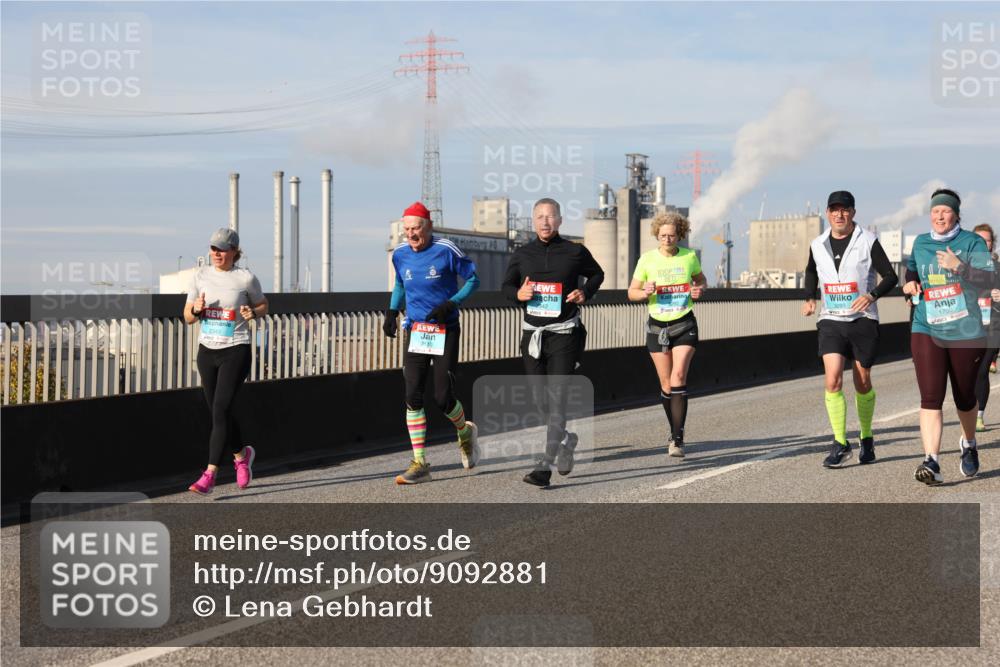 03.10.2025 - Köhlbrandbrückenlauf Lena Gebhardt http://msf.ph/oto/9092881 03.10.2025 10:08:31 Position 2 2343, 3510, 1700 meine-sportfotos.de