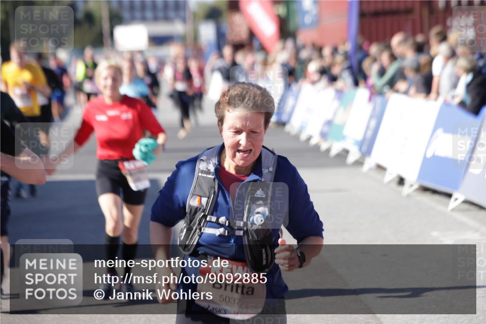 03.10.2025 - Köhlbrandbrückenlauf Jannik Wohlers http://msf.ph/oto/9092885 03.10.2025 13:20:06 Ziel 4402, 4433, 4565, 4721, 5037, 5175, 5328, 5456, 5481, 5656, 5657, 5658, 6567, 6568, 6589, 6649 meine-sportfotos.de