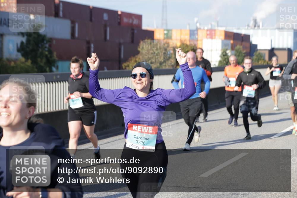 03.10.2025 - Köhlbrandbrückenlauf Jannik Wohlers http://msf.ph/oto/9092890 03.10.2025 10:00:15 Position 3 3726 meine-sportfotos.de