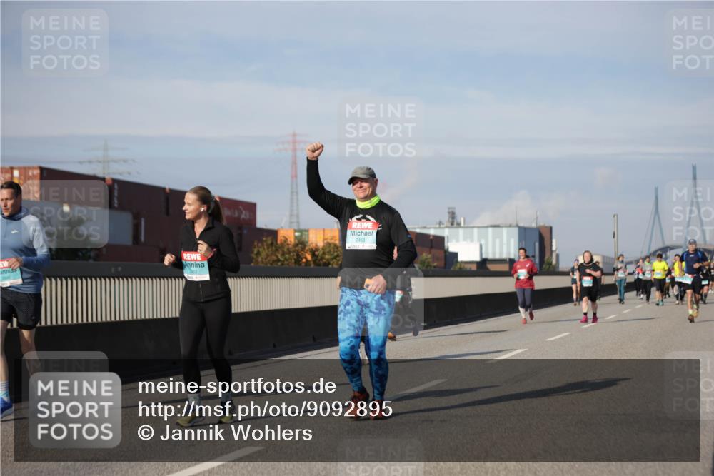 03.10.2025 - Köhlbrandbrückenlauf Jannik Wohlers http://msf.ph/oto/9092895 03.10.2025 10:11:54 Position 3 2463 meine-sportfotos.de