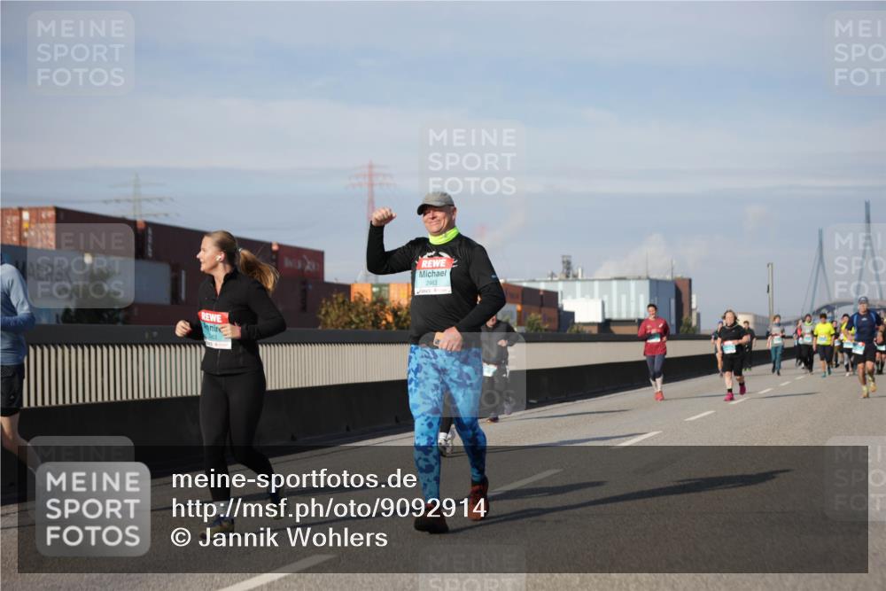 03.10.2025 - Köhlbrandbrückenlauf Jannik Wohlers http://msf.ph/oto/9092914 03.10.2025 10:11:54 Position 3 2463 meine-sportfotos.de