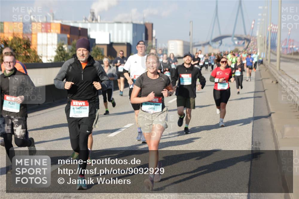 03.10.2025 - Köhlbrandbrückenlauf Jannik Wohlers http://msf.ph/oto/9092929 03.10.2025 10:00:16 Position 3 1551, 1634, 2499 meine-sportfotos.de