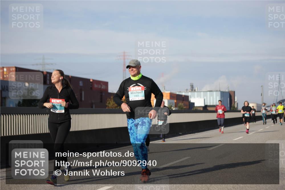03.10.2025 - Köhlbrandbrückenlauf Jannik Wohlers http://msf.ph/oto/9092940 03.10.2025 10:11:54 Position 3 2463 meine-sportfotos.de