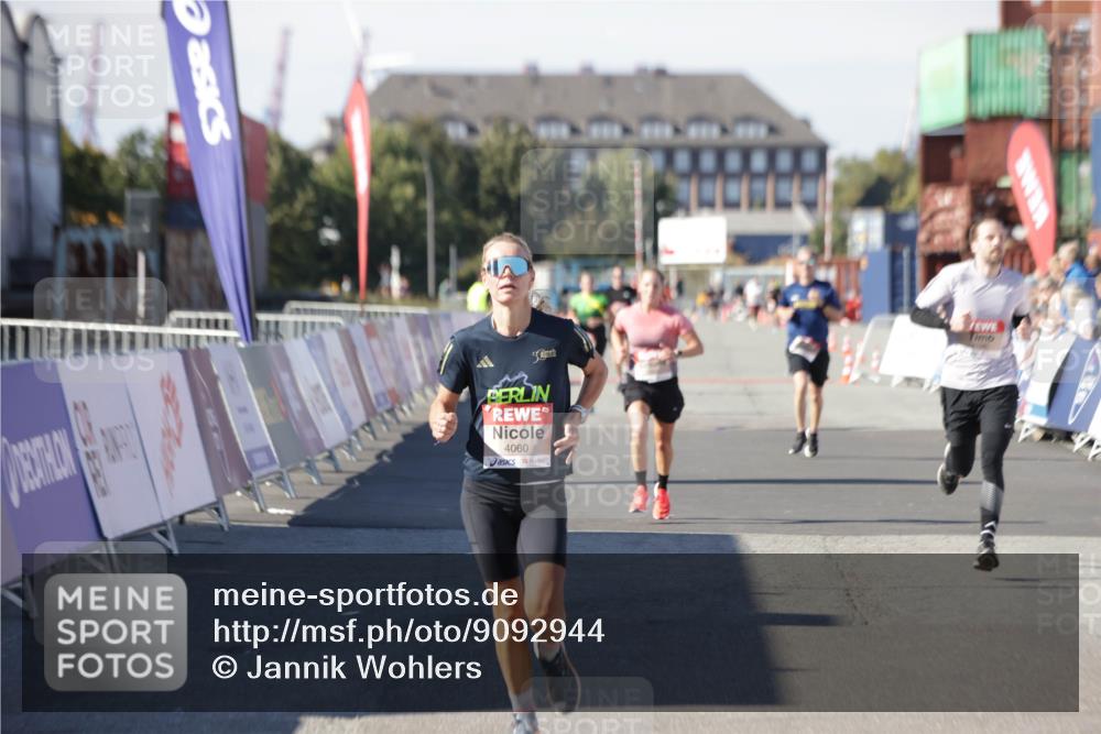 03.10.2025 - Köhlbrandbrückenlauf Jannik Wohlers http://msf.ph/oto/9092944 03.10.2025 12:54:31 Ziel 4023, 4060, 4106, 4209 meine-sportfotos.de