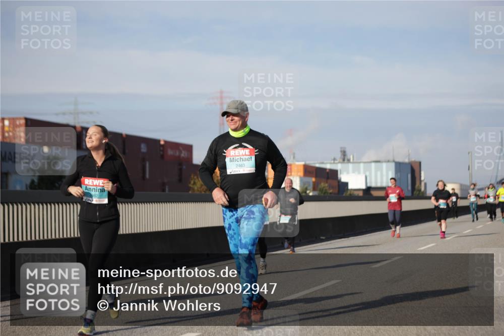 03.10.2025 - Köhlbrandbrückenlauf Jannik Wohlers http://msf.ph/oto/9092947 03.10.2025 10:11:54 Position 3 2463 meine-sportfotos.de