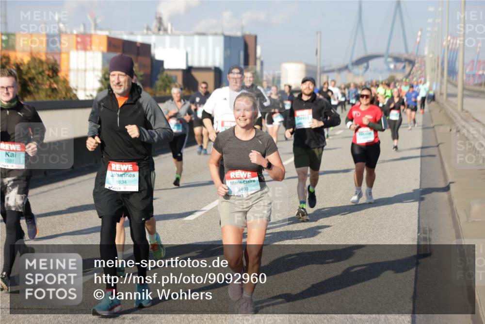 03.10.2025 - Köhlbrandbrückenlauf Jannik Wohlers http://msf.ph/oto/9092960 03.10.2025 10:00:17 Position 3 1551, 1634, 2499 meine-sportfotos.de