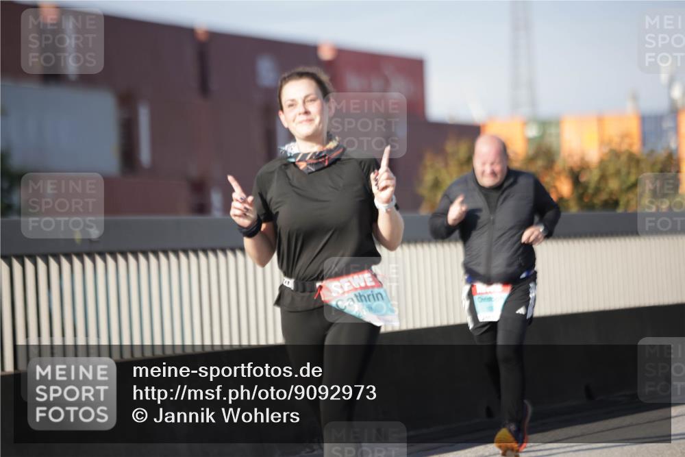 03.10.2025 - Köhlbrandbrückenlauf Jannik Wohlers http://msf.ph/oto/9092973 03.10.2025 10:11:56 Position 3  meine-sportfotos.de