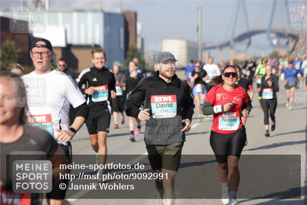 03.10.2025 - Köhlbrandbrückenlauf Jannik Wohlers http://msf.ph/oto/9092991 03.10.2025 10:00:18 Position 3 2345, 3310 meine-sportfotos.de