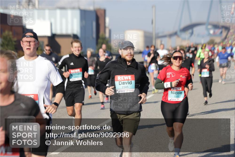 03.10.2025 - Köhlbrandbrückenlauf Jannik Wohlers http://msf.ph/oto/9092996 03.10.2025 10:00:18 Position 3 2345, 3310 meine-sportfotos.de