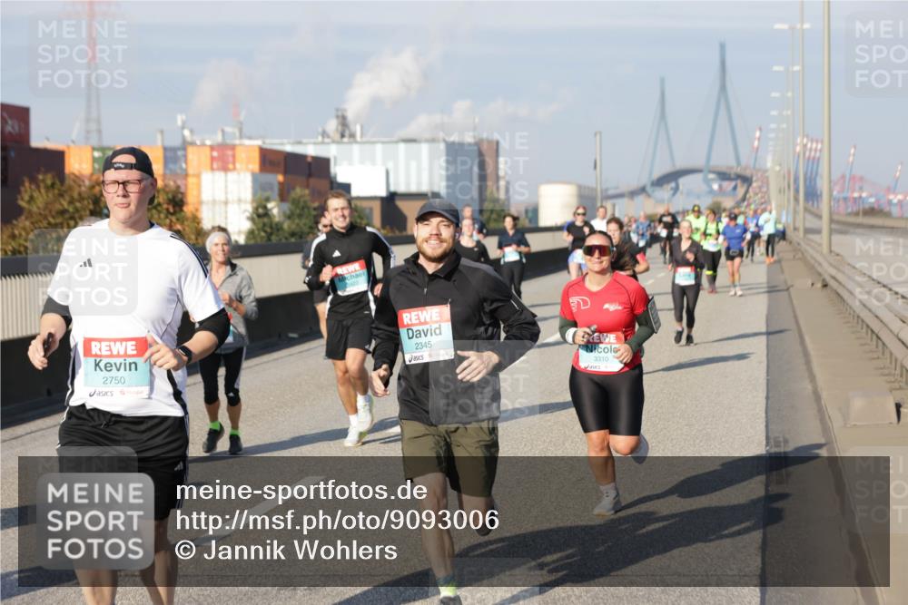 03.10.2025 - Köhlbrandbrückenlauf Jannik Wohlers http://msf.ph/oto/9093006 03.10.2025 10:00:19 Position 3 2750, 2345, 3310 meine-sportfotos.de