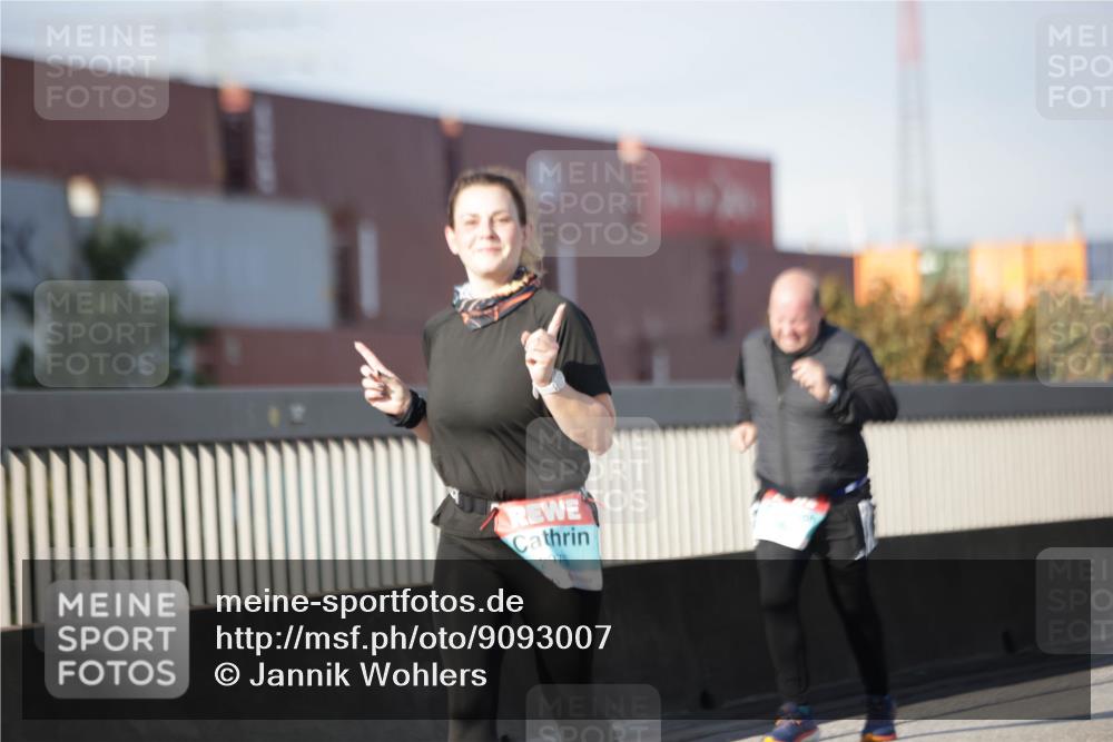 03.10.2025 - Köhlbrandbrückenlauf Jannik Wohlers http://msf.ph/oto/9093007 03.10.2025 10:11:57 Position 3 2976 meine-sportfotos.de