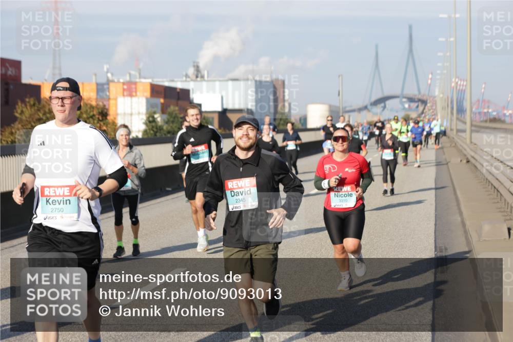 03.10.2025 - Köhlbrandbrückenlauf Jannik Wohlers http://msf.ph/oto/9093013 03.10.2025 10:00:19 Position 3 2750, 2345, 3310 meine-sportfotos.de