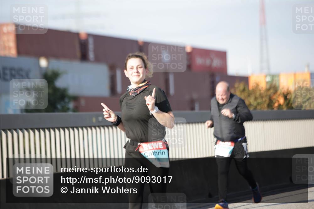 03.10.2025 - Köhlbrandbrückenlauf Jannik Wohlers http://msf.ph/oto/9093017 03.10.2025 10:11:57 Position 3 2976 meine-sportfotos.de