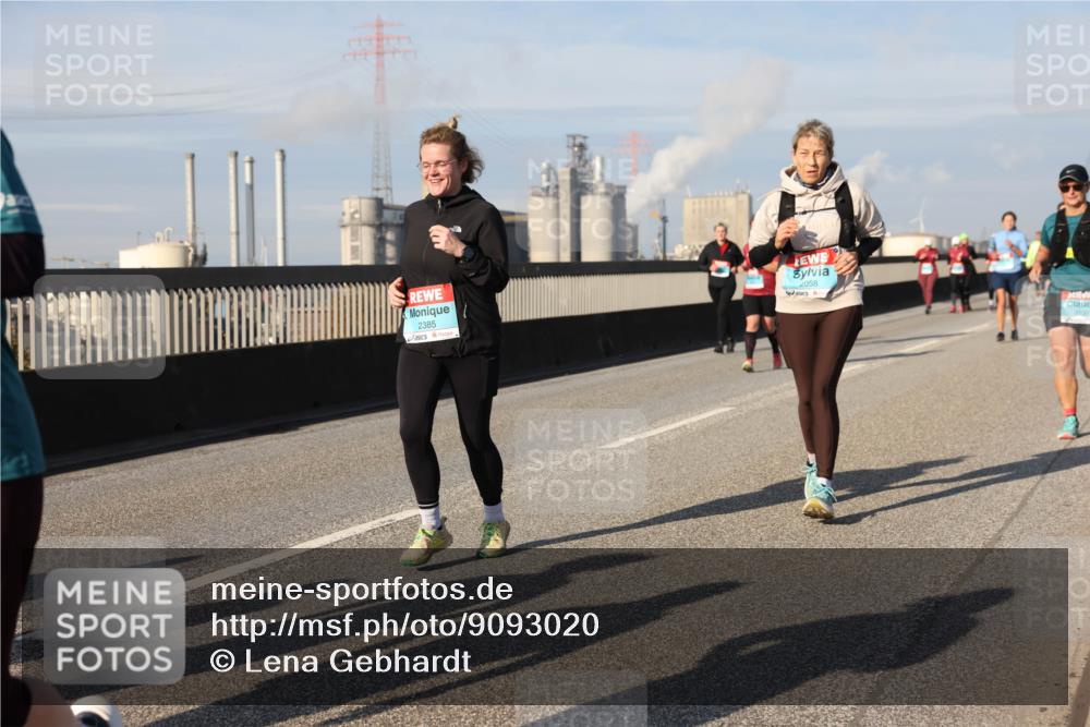 03.10.2025 - Köhlbrandbrückenlauf Lena Gebhardt http://msf.ph/oto/9093020 03.10.2025 10:08:35 Position 2 2385, 2058, 230 meine-sportfotos.de