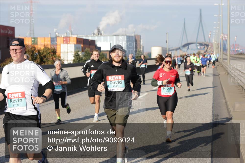 03.10.2025 - Köhlbrandbrückenlauf Jannik Wohlers http://msf.ph/oto/9093024 03.10.2025 10:00:19 Position 3 2750, 2345, 3310 meine-sportfotos.de
