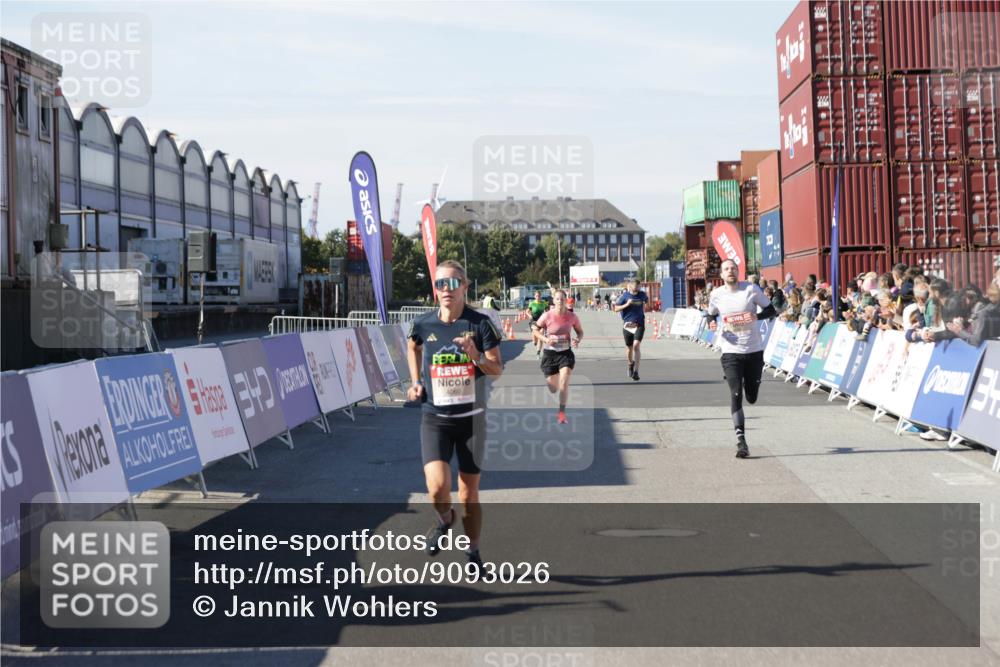 03.10.2025 - Köhlbrandbrückenlauf Jannik Wohlers http://msf.ph/oto/9093026 03.10.2025 12:54:32 Ziel 4023, 4060, 4106, 4209 meine-sportfotos.de