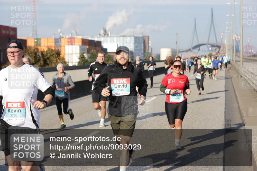 03.10.2025 - Köhlbrandbrückenlauf Jannik Wohlers http://msf.ph/oto/9093029 03.10.2025 10:00:19 Position 3 2750, 2345, 3310 meine-sportfotos.de