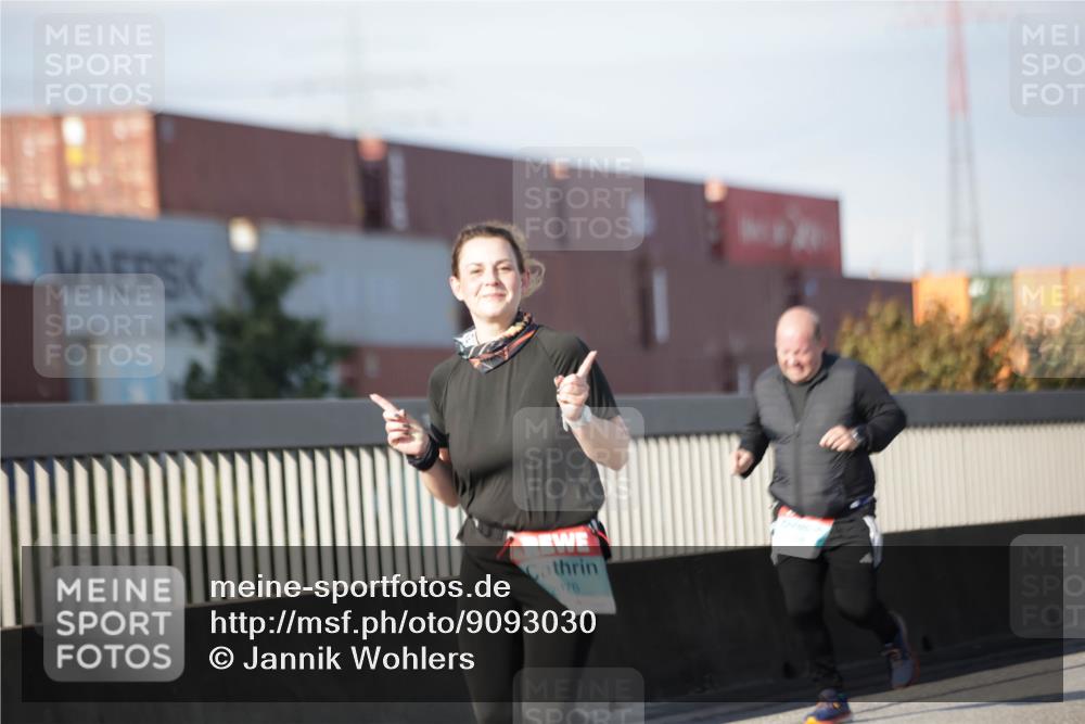 03.10.2025 - Köhlbrandbrückenlauf Jannik Wohlers http://msf.ph/oto/9093030 03.10.2025 10:11:57 Position 3 076 meine-sportfotos.de
