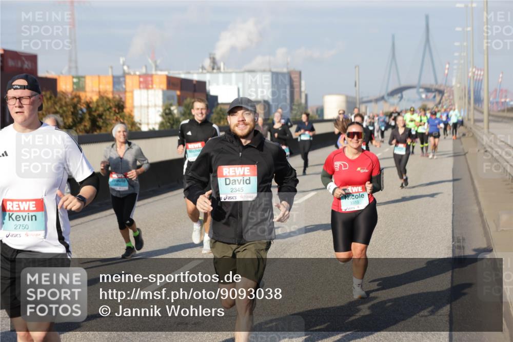03.10.2025 - Köhlbrandbrückenlauf Jannik Wohlers http://msf.ph/oto/9093038 03.10.2025 10:00:19 Position 3 2750, 2345, 3310 meine-sportfotos.de