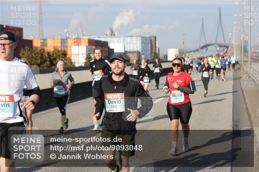 03.10.2025 - Köhlbrandbrückenlauf Jannik Wohlers http://msf.ph/oto/9093048 03.10.2025 10:00:19 Position 3 50, 2345, 3310 meine-sportfotos.de