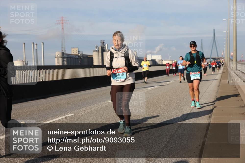 03.10.2025 - Köhlbrandbrückenlauf Lena Gebhardt http://msf.ph/oto/9093055 03.10.2025 10:08:36 Position 2 2058 meine-sportfotos.de